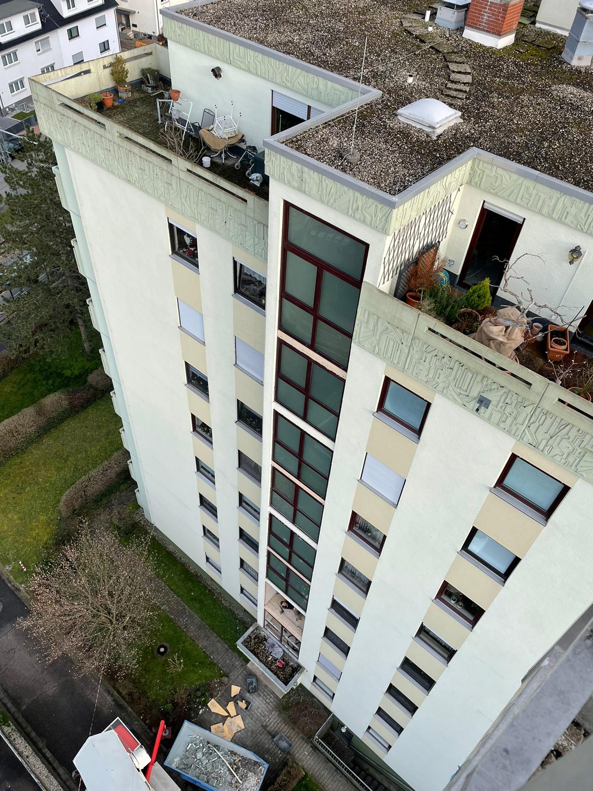 Treppenhaus mit neuen Fenstern